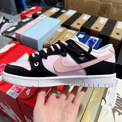 Dunk SP Black And Pink