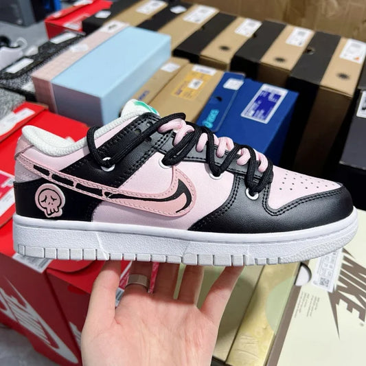 Dunk SP Black And Pink