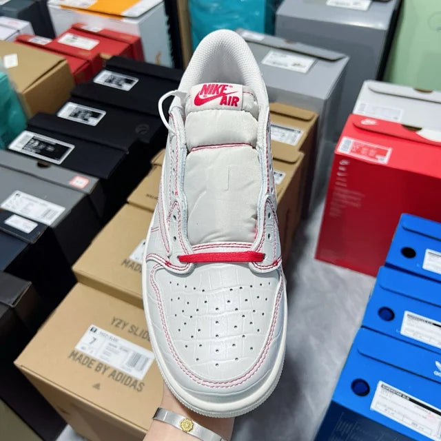 AJ1 Low