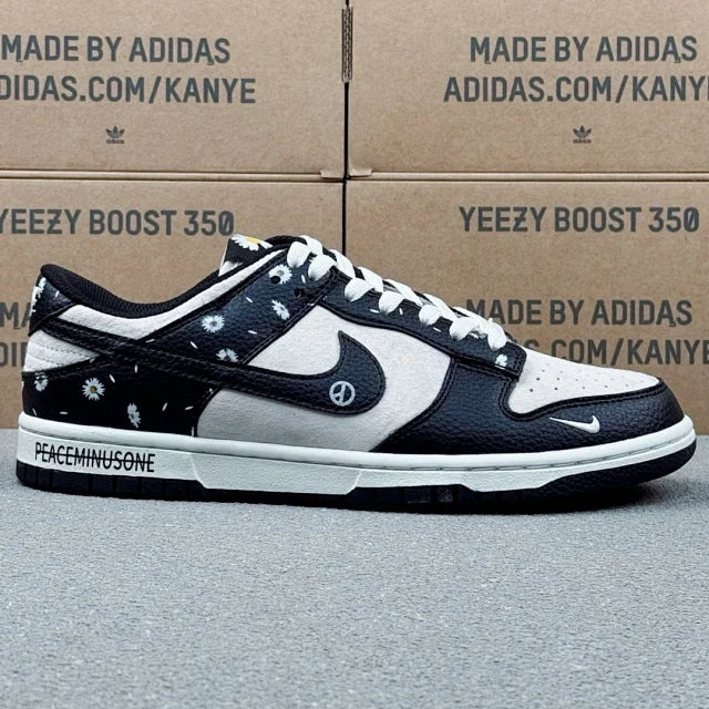 Dunk SP Black And White
