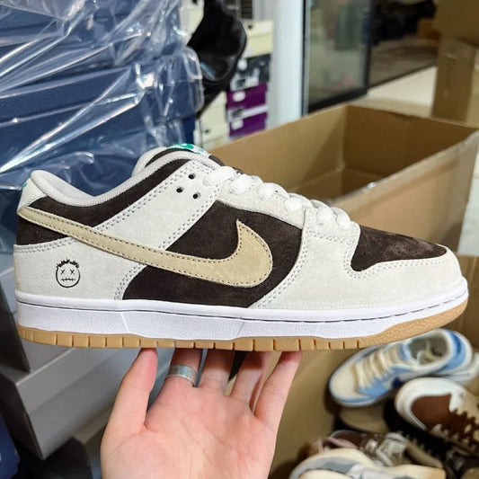 Dunk SP White and Brown