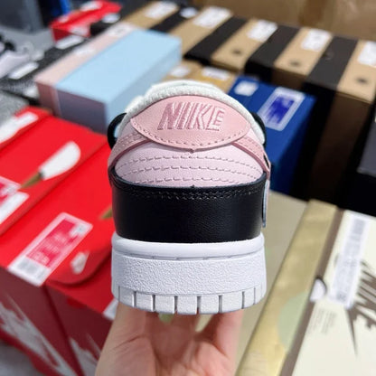 Dunk SP Black And Pink