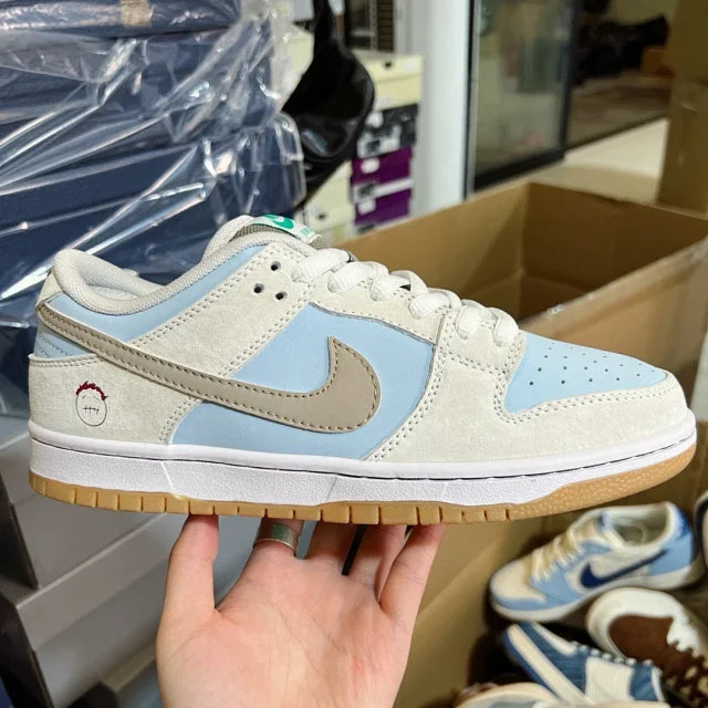 Dunk SP White and litle Blue