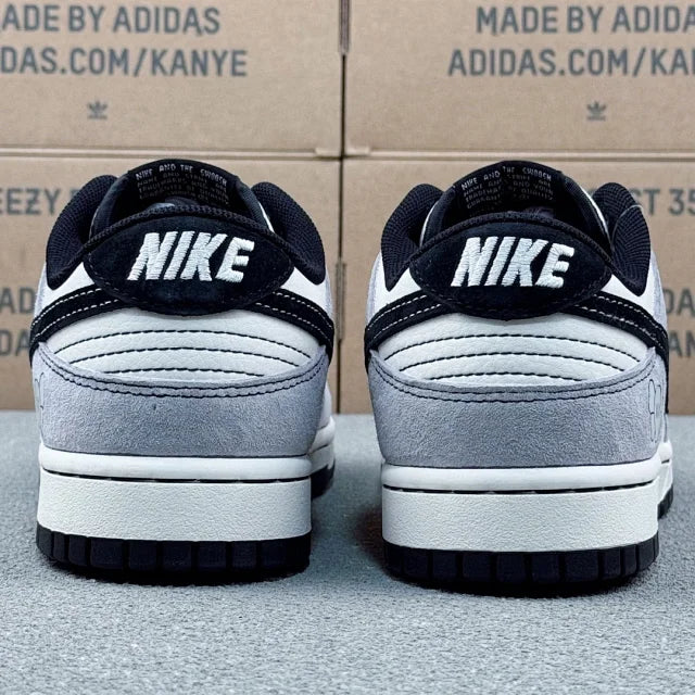 Dunk x Kaws