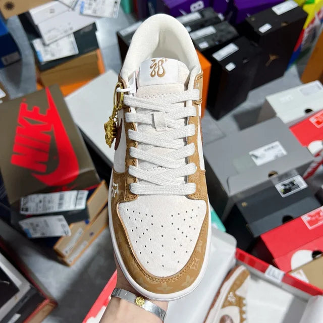 Dunk x LV