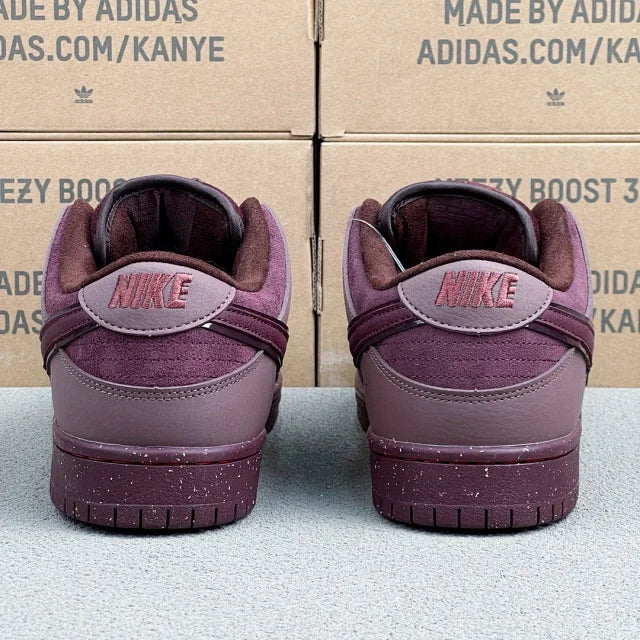 Dunk SP City of Love Burgundy Crush