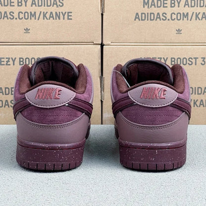 Dunk SP City of Love Burgundy Crush