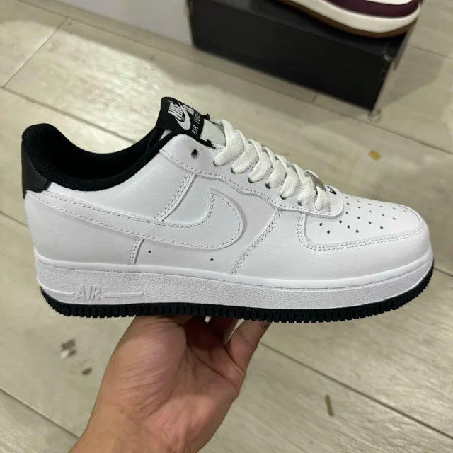 AF1 LV8 White Black