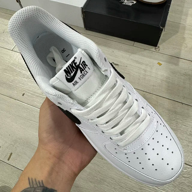 AF1 BLACK/WHITE