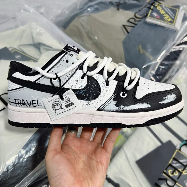 Dunk SP  Black And White