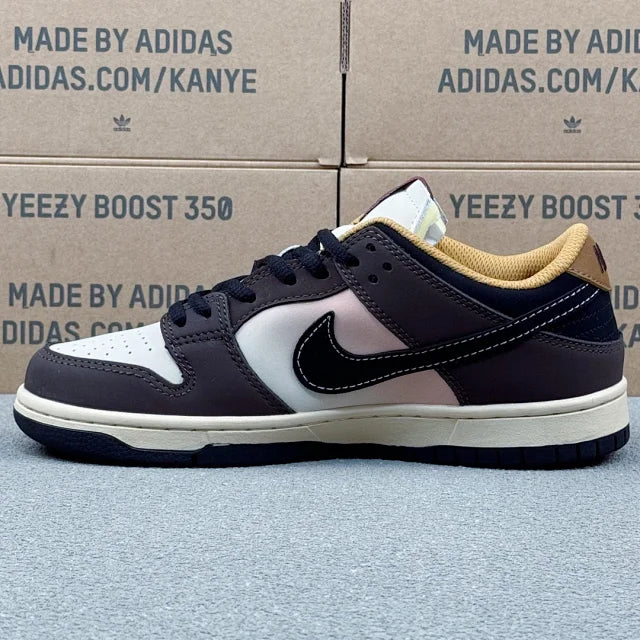 Dunk SB Borwn Black And White