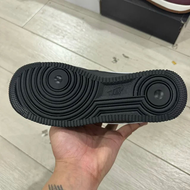 AF1 07 Black/White