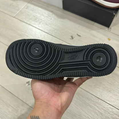 AF1 07 Black/White