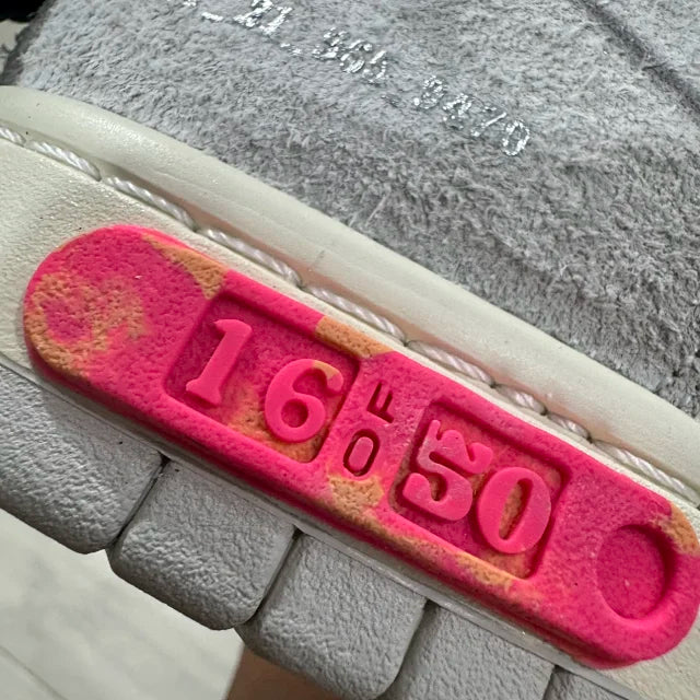 Dunk Low Off No. 16