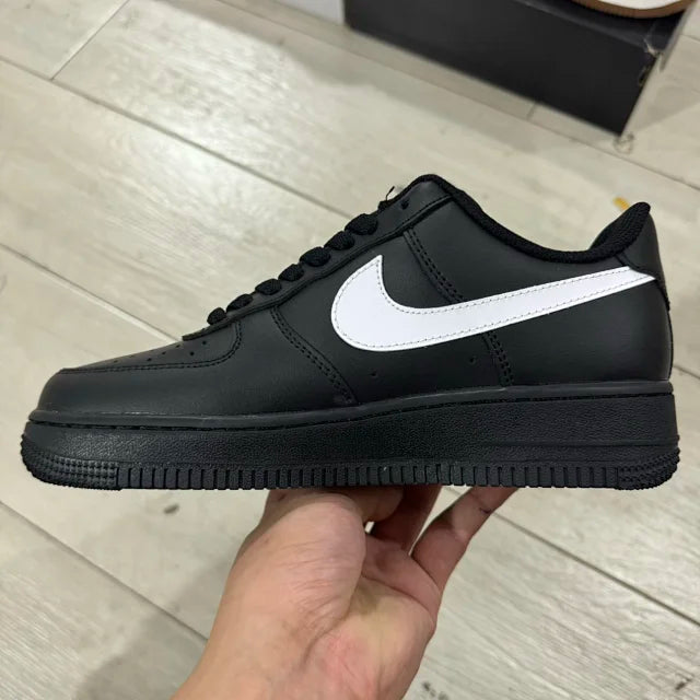 AF1 07 Black/White