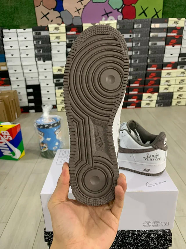 AF1 x LV