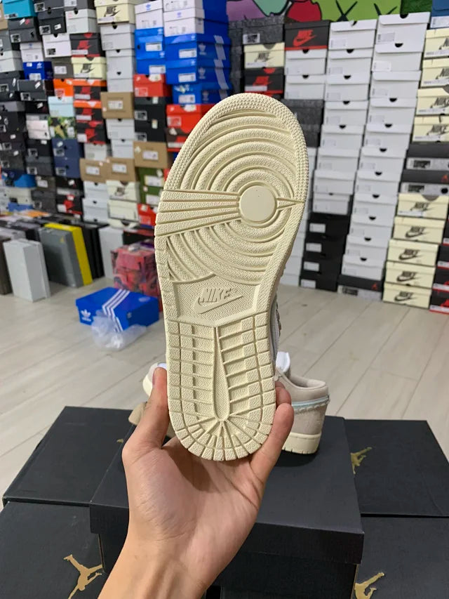 AJ1 Low