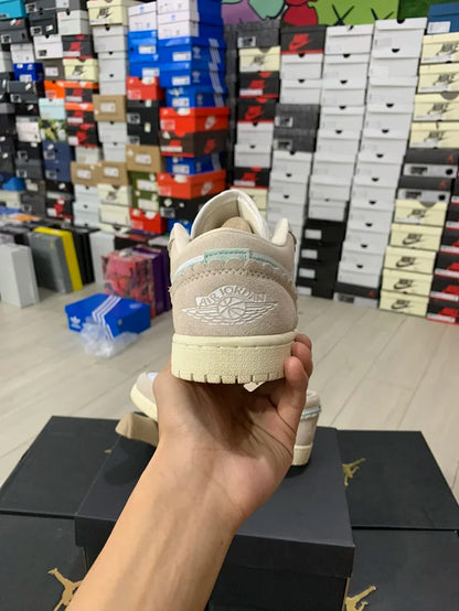 AJ1 Low