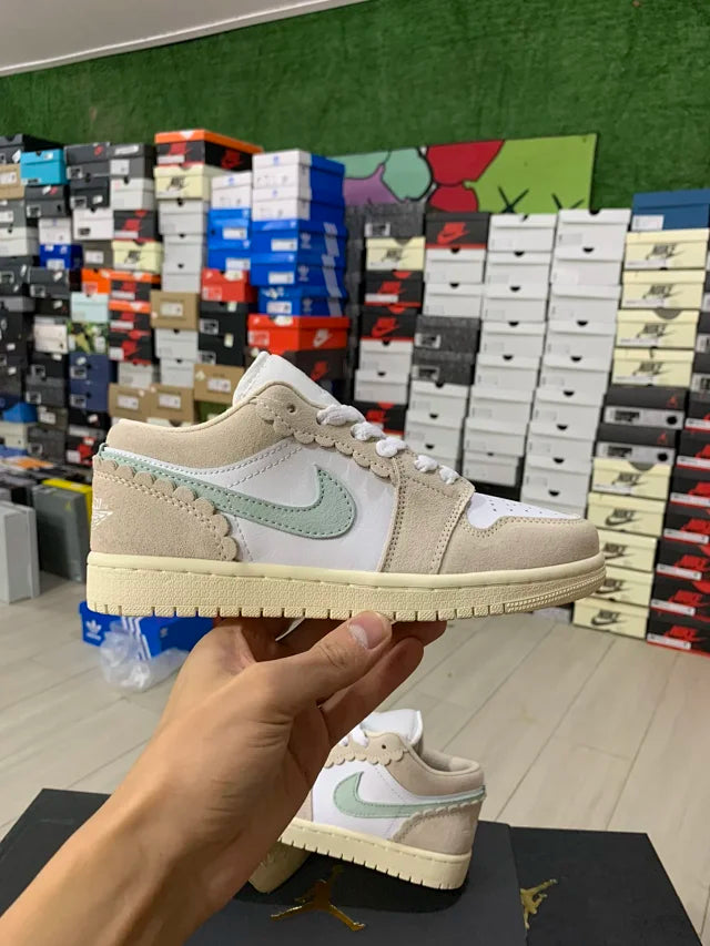 AJ1 Low