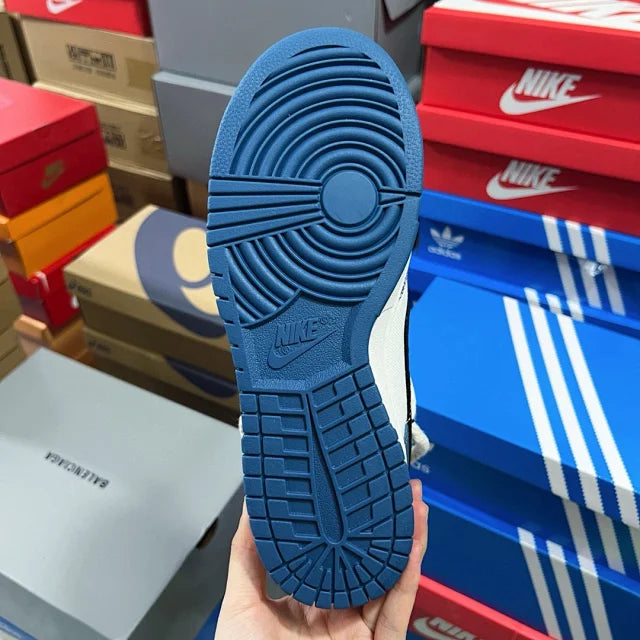 Dunk SP Blue And White