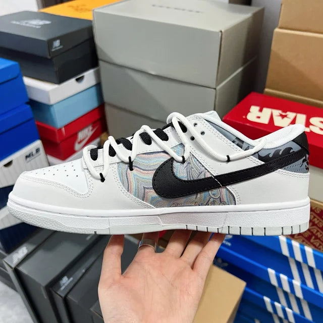 Dunk SP Black And White