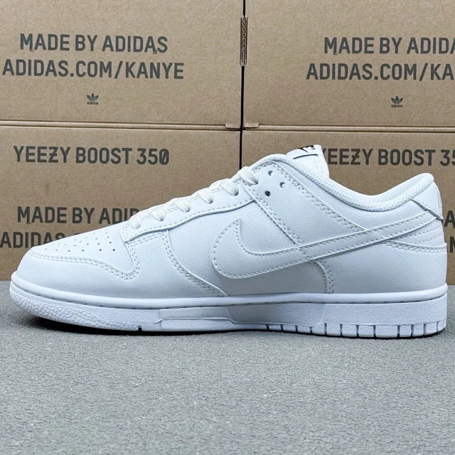 Dunk SB Triple White