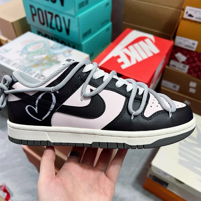 Dunk SP Black And Pink