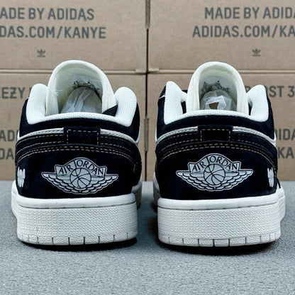 AJ1 Low x KAWS x Air Jordan 1 Low Sample