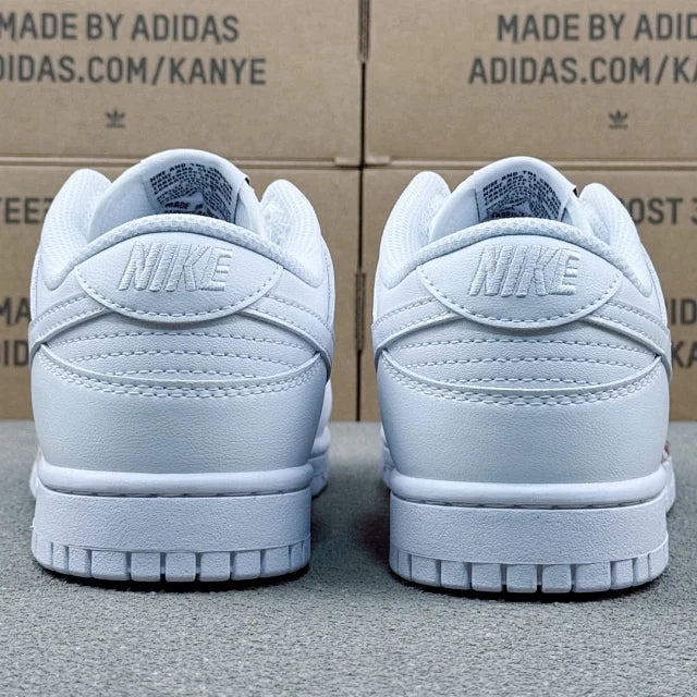 Dunk SB Triple White