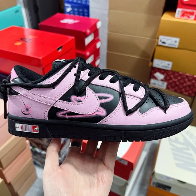 Dunk SP Black And Pink