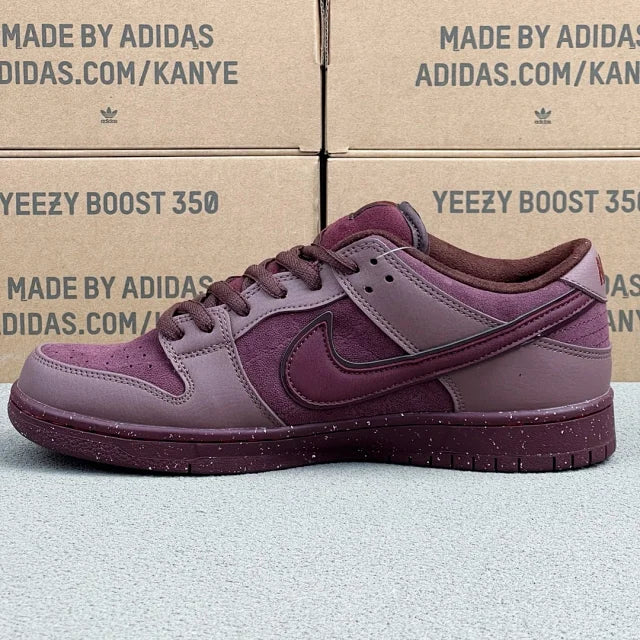 Dunk SP City of Love Burgundy Crush