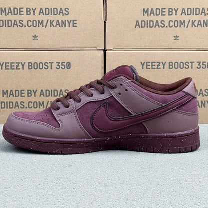 Dunk SP City of Love Burgundy Crush