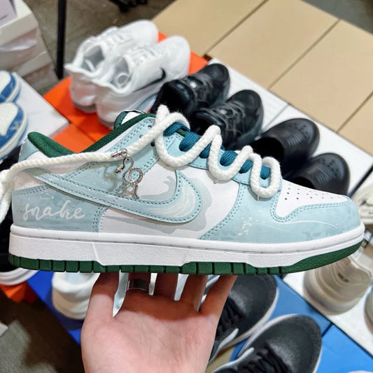 Dunk SB Green, White And Blue