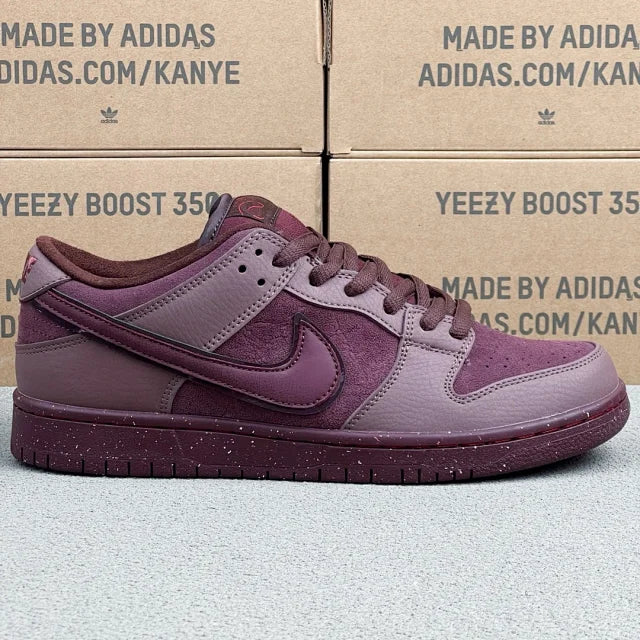 Dunk SP City of Love Burgundy Crush
