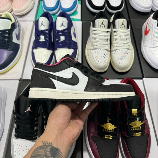 AJ1 Low Black White Hyper Pink
