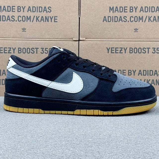 Dunk SB Black And White