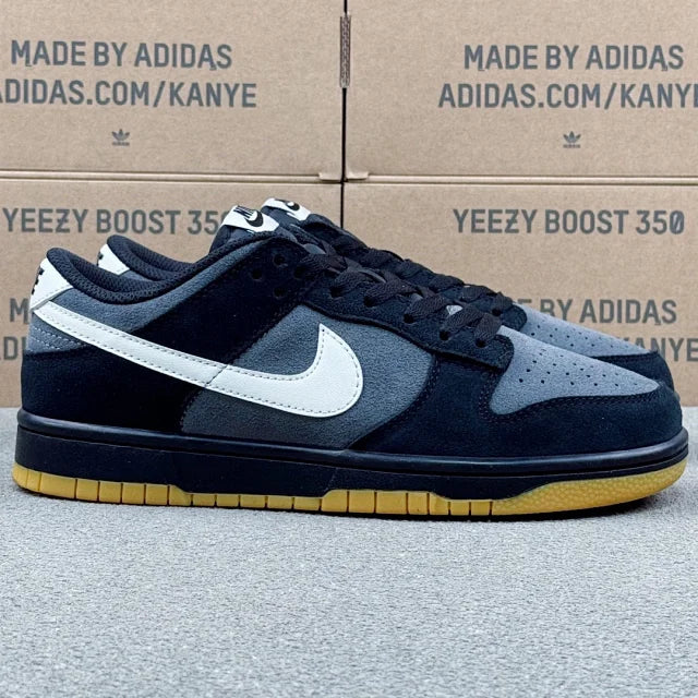 Dunk SB Black And White