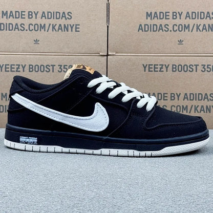 Dunk SB Black And White