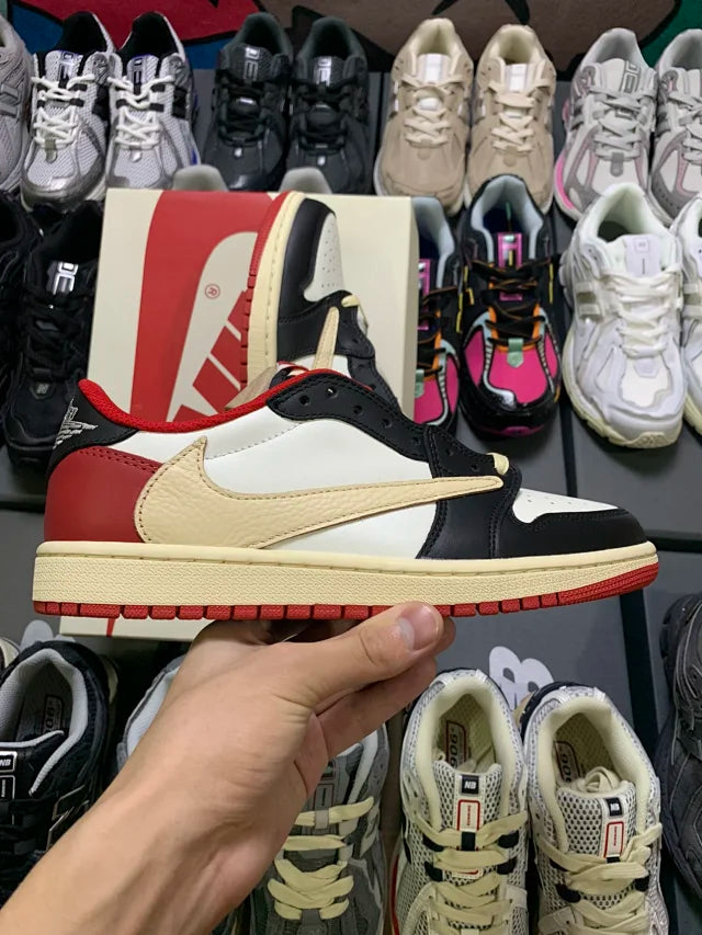 AJ1 Low Travis Scott Red