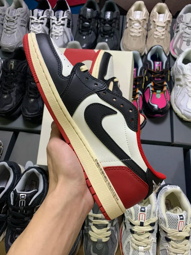 AJ1 Low Travis Scott Red
