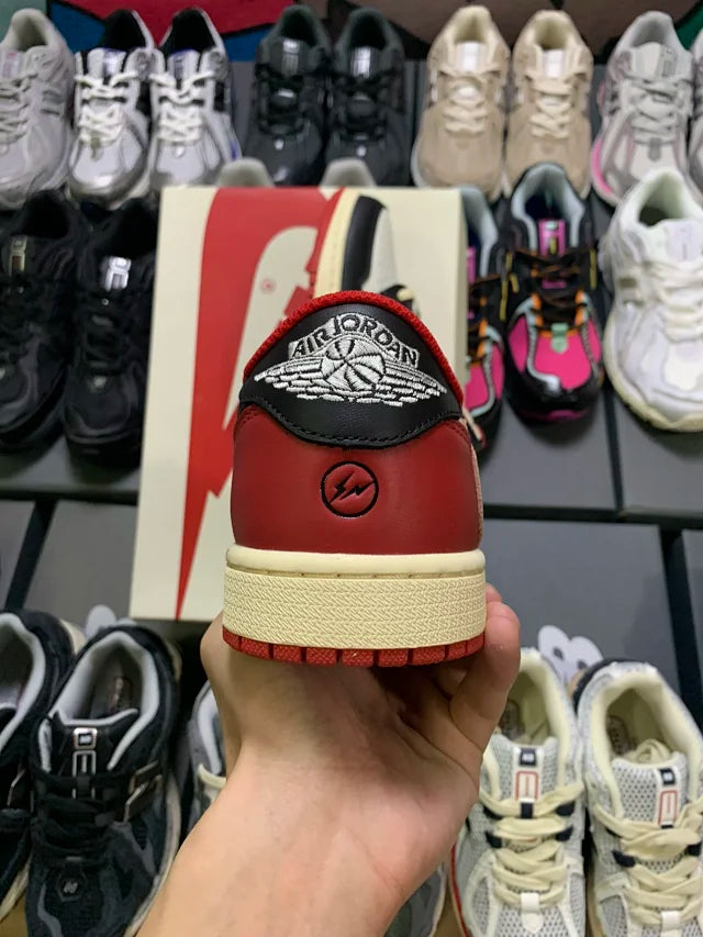 AJ1 Low Travis Scott Red