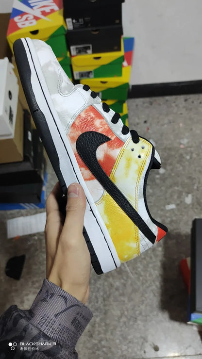 Dunk Low Rayguns