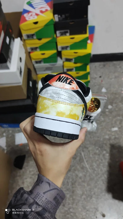 Dunk Low Rayguns