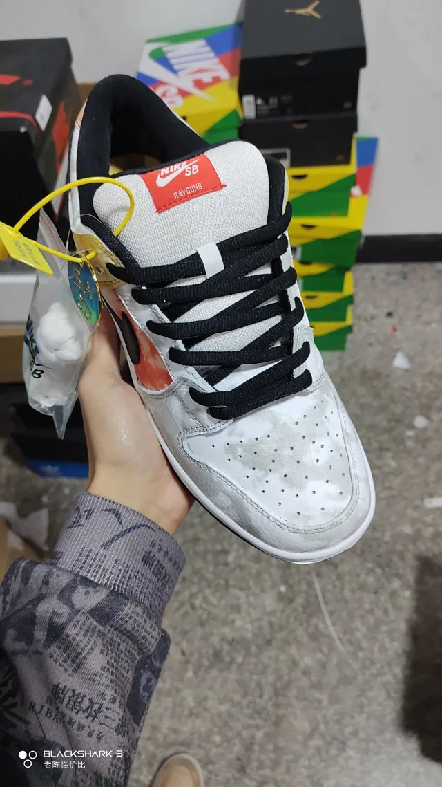 Dunk Low Rayguns