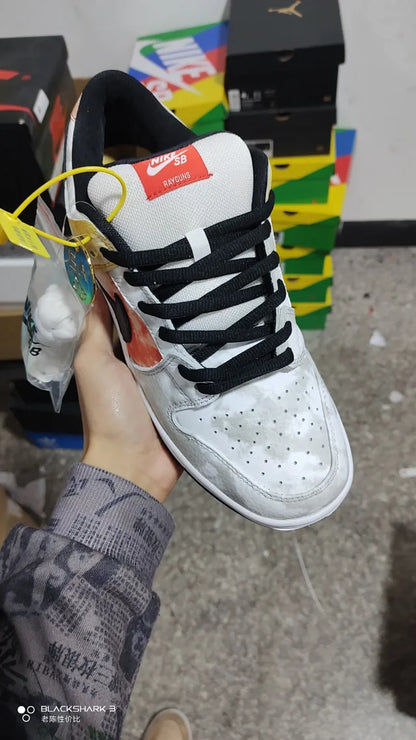 Dunk Low Rayguns