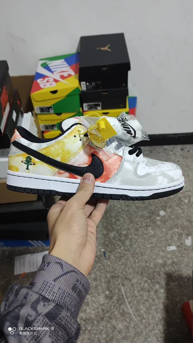 Dunk Low Rayguns